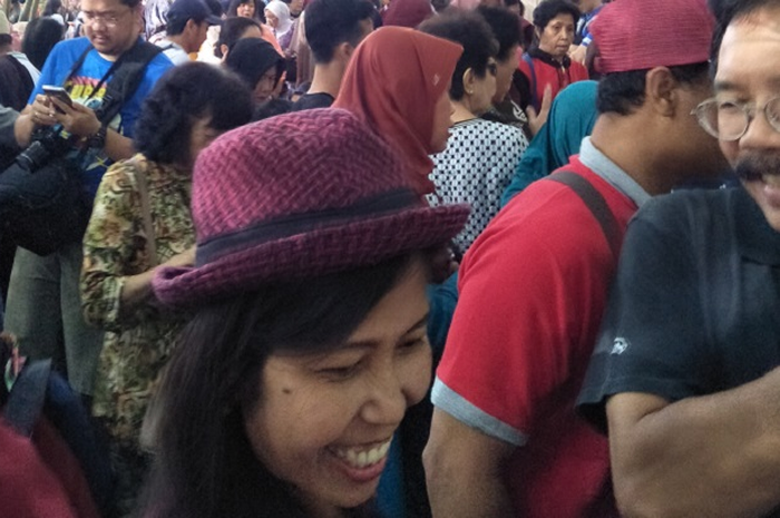 Sebuah desa yang jarang diketahui oleh orang-orang mendadak ramai didatangi oleh pengunjung dari luar desa, bahkan luar Indonesia.