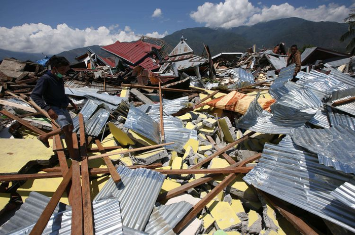 Sebuah video yang menggambarkan penemuan seorang wanita yang mengalami likuefaksi di kawasan Petobo, Kota Palu, viral di media sosial.