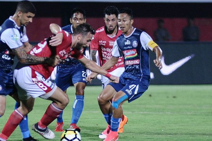 Link live streaming Laga big match pekan ke-26 Liga 1 Indonesia Arema FC menjamu lawannya Bali United.