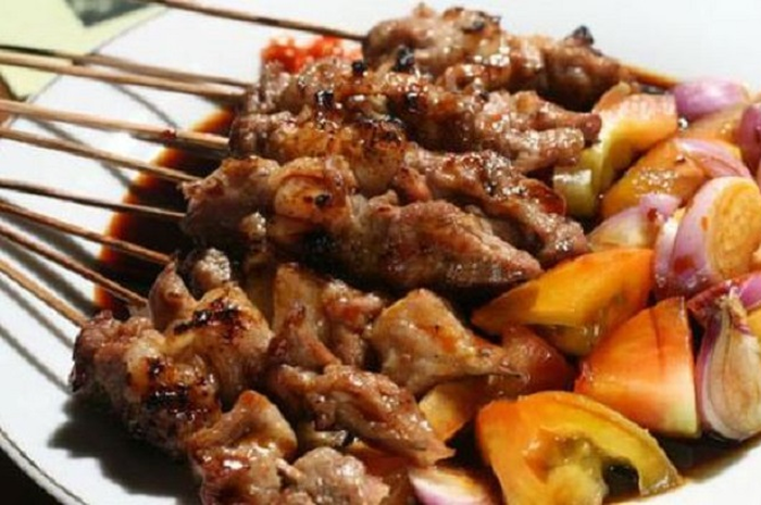 Daging kambing yang kita terima saat Idul Adha, terkadang masih terasa kering dan keras. Ini tips yang dapat digunakan.