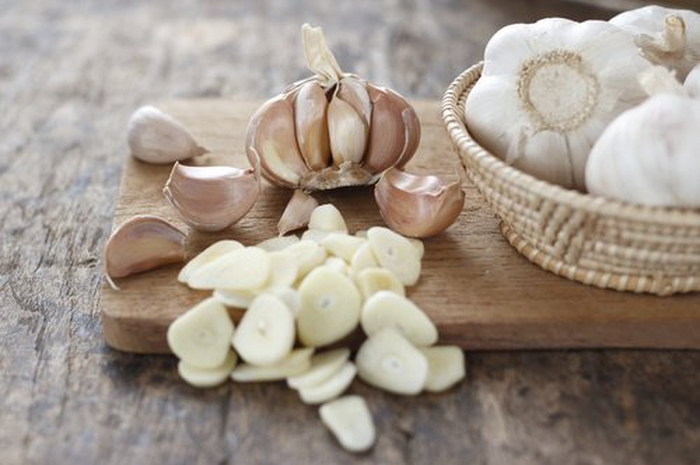 Bawang putih dipercaya dapat menyembuhkan berbagai penyakit, dari penyakit di usia tua hingga kesehatan tulang dan berbagai penyakit berat.