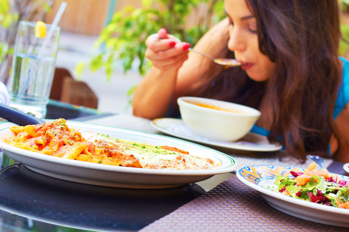 Selalu merasa lapar padahal baru saja makan, salah satu dari 10 gejala diabetes tipe-2 yang harus diwaspadai.