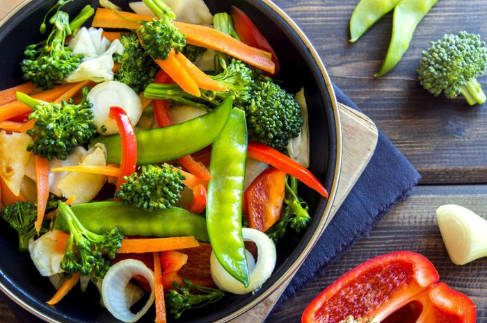 Masih bingung memilih metode diet? Coba diet vegan yang bikin sehat, tidak hanya tubuh tetapi juga lingkungan.