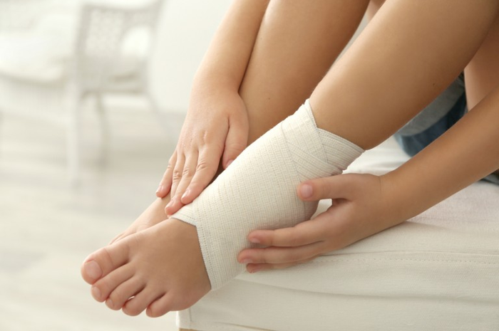 Jika Anda memiliki risiko rentan terhadap kaki terkilir, maka Anda harus selalu waspada saat melakukan penyembuhan.