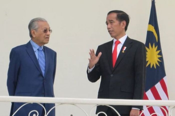 Bahkan gaji Presiden Indonesia di Asia Tenggara termasuk salah satu yang cukup tinggi dibandingkan dengan negara-negara lain.