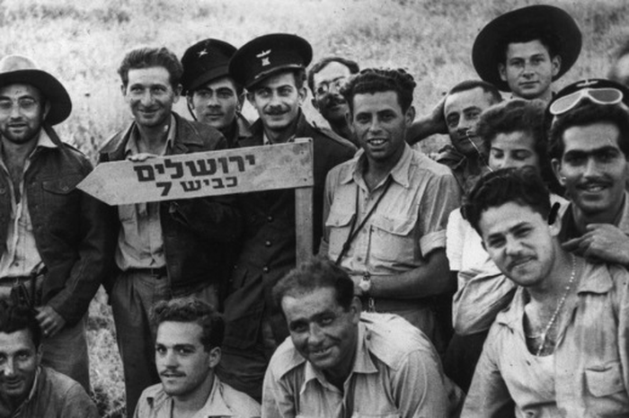 Joseph Stalin sangat mendukung pembentukan Israel pada tahun 1947 karena ia berharap negara Yahudi itu akan menjadi sekutu Soviet di Timur Tengah.
