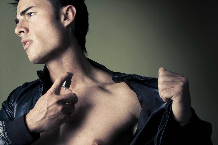 Ada 5 tempat yang tidak seharusnya disemprotkan parfum.