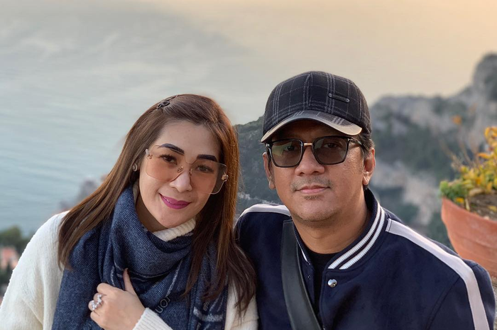 Seorang pengacara melaporkan perbuatan Erin Taulany ke pihak kepolisian dengan tuduhan pencemaran nama baik melalui media elektronik.