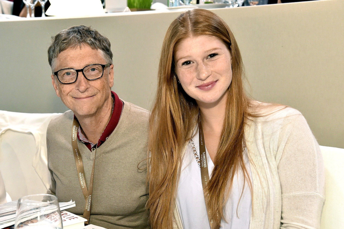 Uang saku Jennifer Katharine Gates, anak tertua Bill Gates, hanya berkisar 6-11 US Dollar (Rp86 ribu hingga Rp158 ribu) per minggu.