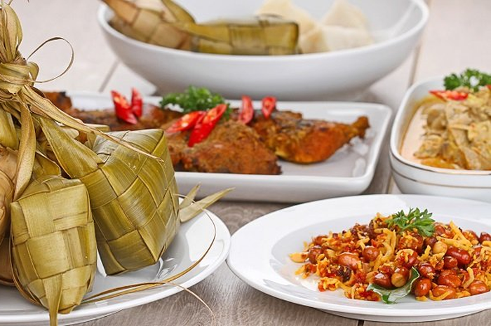 Merayakan Lebaran atau Idul Fitri di tiap negara bisa berbeda-beda. Ada yang merayakannya harus dengan hidangan kurma, misalnya.