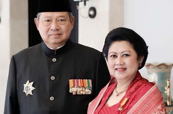 Jenazah Ani diterbangkan dengan menggunakan pesawat Hercules C-130 dan mendarat di Bandara Halim Perdanakusumah.