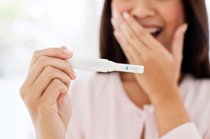 Nafsu makan yang meningkat, lalu denyut nadi di bagian leher, hingga perubahan warna tengkuk seorang wanita, dipercaya sebagai tanda kehamilan.