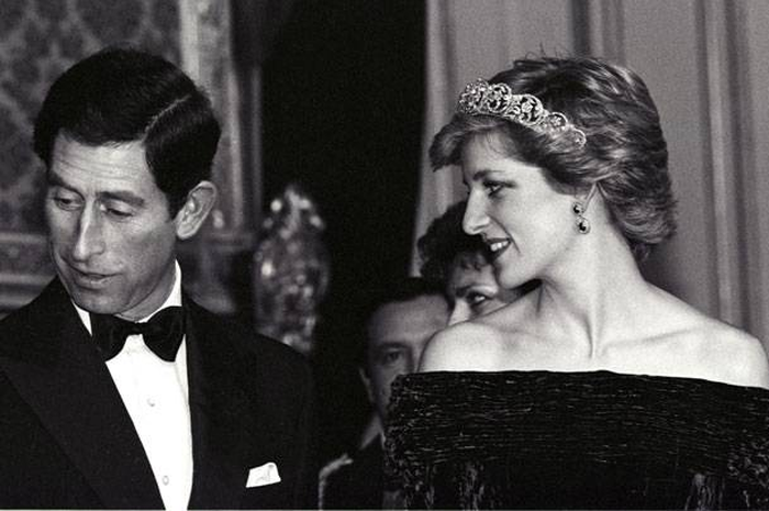 Perjalanan rumah tangga Pangeran Charles dan Putri Diana memang tidak mulus. Hubungan mereka seolah ditakdirkan berjalan singkat sejak awal.
