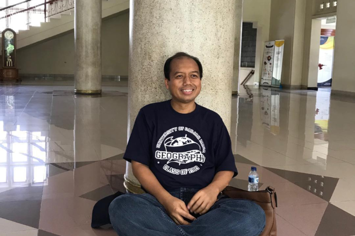 Sutopo telah menjalani serangkaian perawatan kesehatan di sejumlah rumah sakit (RS) karena kanker paru-paru yang diidapnya. 
