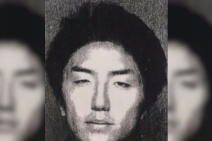 Dikisahkan Takashiro Shiraisi adalah seorang pria menganggur yang tumbuh bersama orang tua dan adik perempuannya.