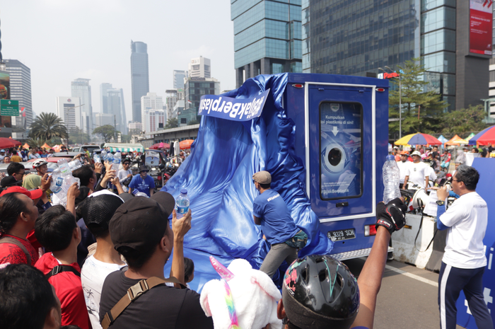 National Geographic Indonesia berkolaborasi dengan Danone-AQUA dan meluncurkan meluncurkan Truk #BijakBerplastik.