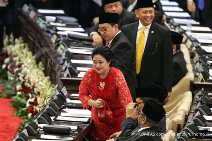Puan Maharani, anggota DPR RI dari Fraksi PDI Perjuangan dilantik menjadi Ketua DPR yang baru untuk masa bakti 2019-2024.