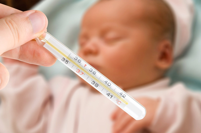Bayi yang mengalami panas, berarti ada benda asing yang masuk ke dalam tubuhnya, seperti virus, mikroba berbahaya, atau alergi terhadap sesuatu.