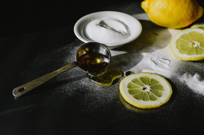 Lemon adalah bahan untuk perawatan kulit yang dapat digunakan untuk membuat resep pembersihan yang mudah.