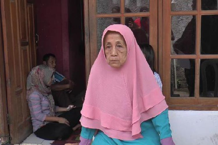 Seorang nenek di Depok membuat laporan polisi ldi Polresta Depok lantaran merasa ditipu tetangganya sendiri.