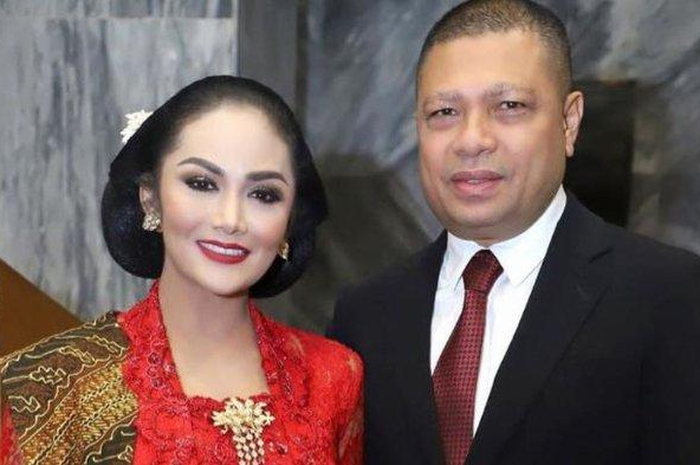 Begini rupanya rahasia diet Krisdayanti yang pantang 5 jenis makanan ini. Pantas saja Raul Lemos kesengsem padanya.