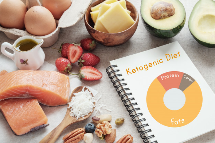Diet keto merupakan salah satu diet paling populer. Juga banyak penganutnya yang berhasil menurunkan berat badan, namun ternyata juga menyimpan risiko