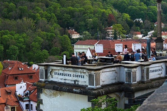 Starbucks Praha, Ceko