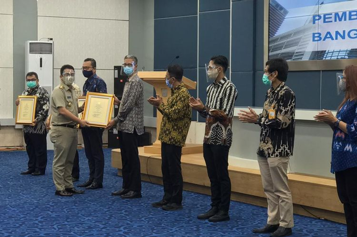 Kompas Gramedia meraih penghargaan bangunan ramah pesepeda dari Pemprov DKI. Ini fasilitas penunjang yang disediakan gedung tersebut.