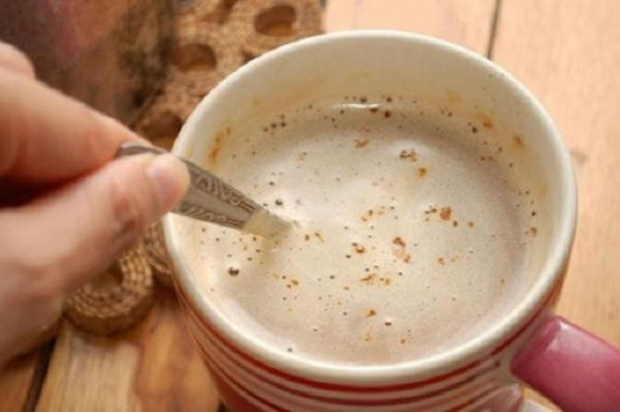 Konsumsi kopi instan bagi penyandnag diabetes.