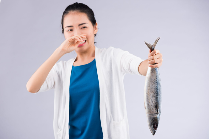 Menghilangkan bau amis ikan