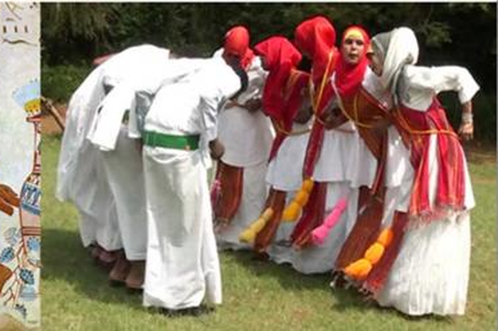 Kiri: Penari dan pemain suling Mesir Kuno. Kanan: Wanita dan pria muda Somalia menampilkan lagu tarian dhaanto tradisional di Jubaland.