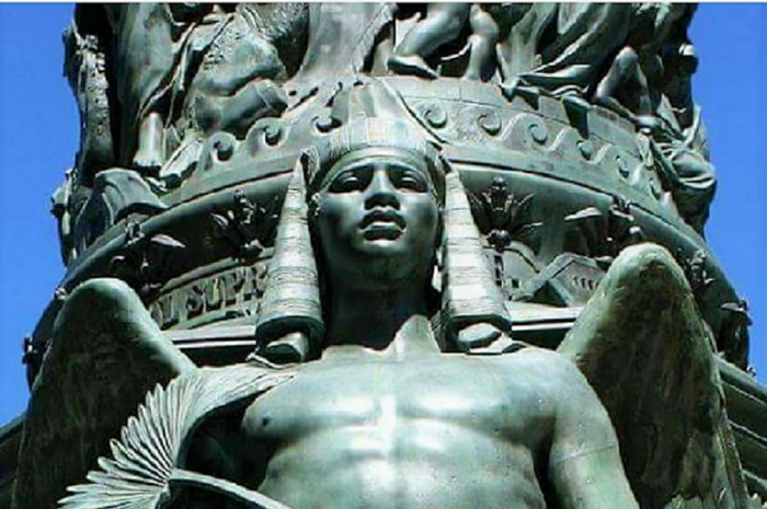 Patung Firaun Taharqa