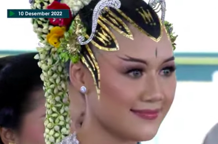 Riasan wajah Erina Gudono penuh dengan makna tersirat di baliknya.