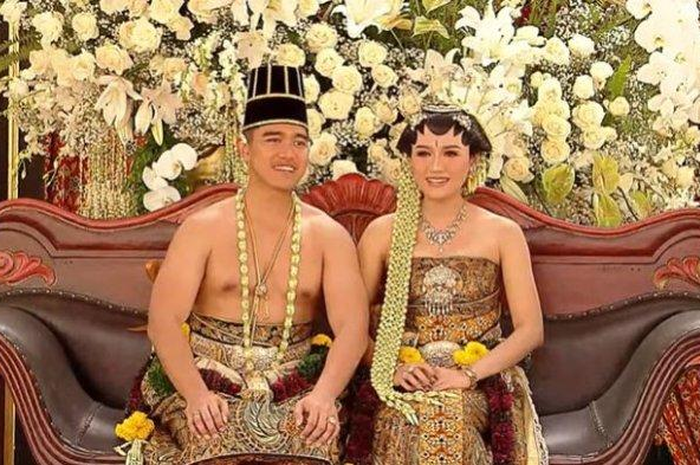 kaesang Pangarep dan Erina Gudono Kenakan busana basahan adat Solo dalam acara NGunduh Mantu.
