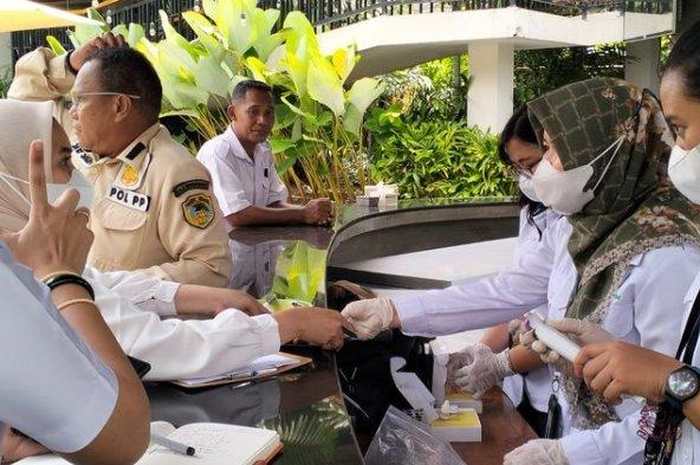 Saat berkunjung ke Labuan Bajo, Presiden Jokowi dan keluarga hampir makan buah berformalin. Apa bahayanya bagi tubuh?