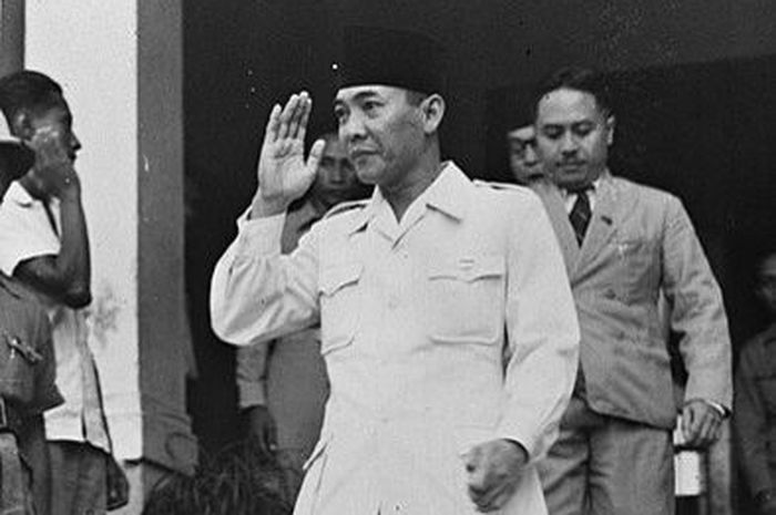 Dengan dikeluarkannya Dekrit Presiden 5 Juli 1959, pemerintah kembali ke UUD 1945. Konstituante dibubarkan.
