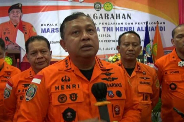 Kepala Basarnas Henri Alfiandi tersangkut OTT KPK, jadi tersangka dugaan suap hingga Rp88 miliar. Kekayaannya 10 M.