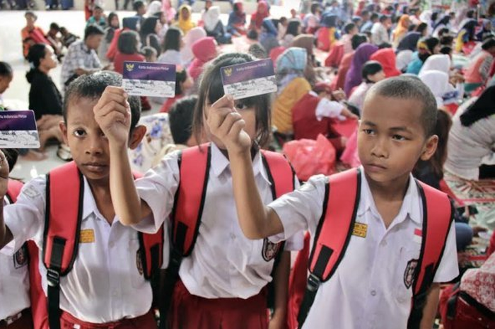 BLT PIP alias Program Indonesia Pintar tahap 2 dijadwalkan cair hingga September 2023 ini. Nominalnya alhamdulillah.