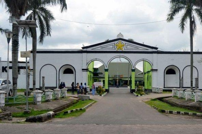 Benteng Kulo Besak peninggalan Kesultanan Palembang.