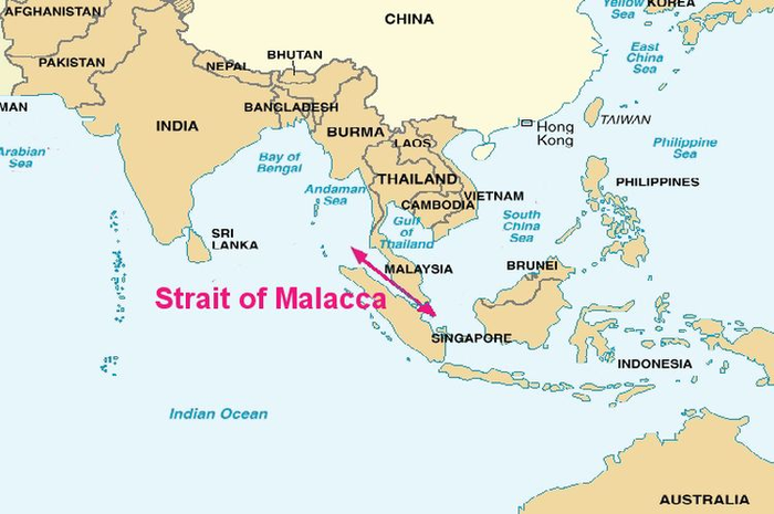 Selat Malaka adalah jalur perdagangan antara Timur dan Barat yang dikenal sebagai Jalur Sutra. Temukan mengapa Selat Malaka menjadi ramai perdagangan dan menjadi tempat yang strategis untuk perdagangan.