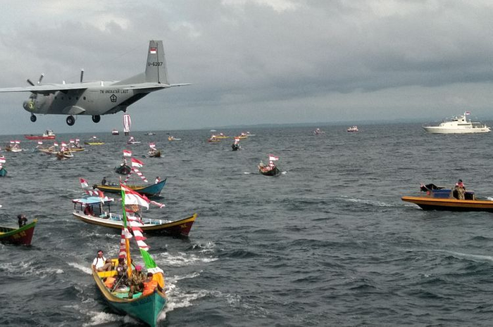 Sekitar 50 kapal nelayan di perbatasan RI Malaysia ikut menyemarakkan Hut RI 76 di Karang Unarang. Artikel ini akan membahas UTI Possidetis Juris dalam hubungannya dengan sengketa batas wilayah antara Indonesia dengan Malaysia.