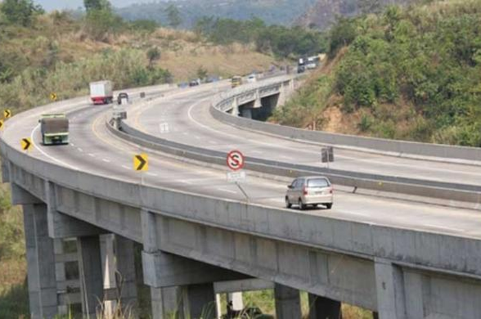 Meskipun sekitar tiga dekade yang lalu Malaysia belajar dari Indonesia, tapi fakta membuktikan saat ini pengelolaan tol negeri itu jauh lebih maju. 
