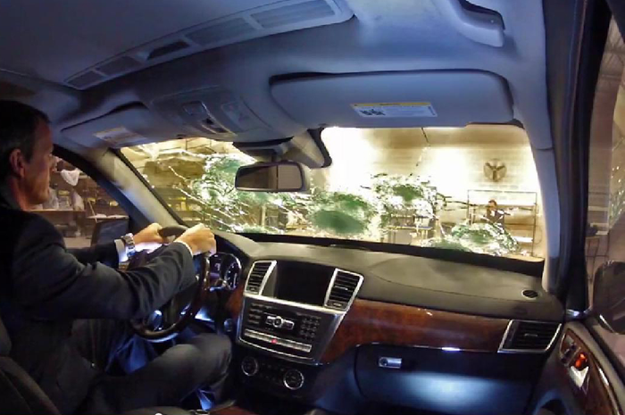 CEO Perusahaan Sekuritas Otomotif Ini Selamat dari Tembakan AK-47 Berkat Kaca Anti Peluru Buatannya