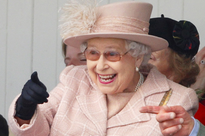 Ratu Elizabeth Akan Meninggalkan Istana Buckingham untuk Sementara