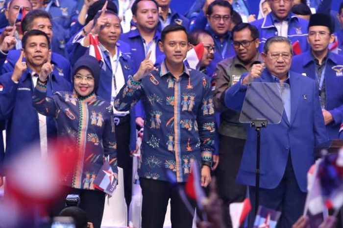 Paangan Agus dan Sylviana bersama SBY.
