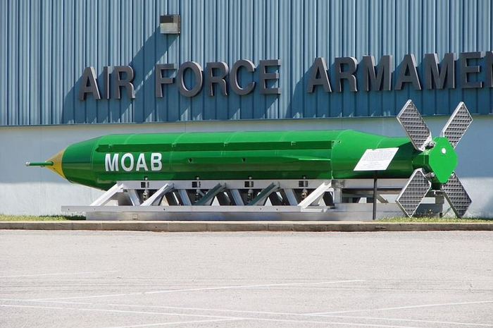 Bom paling besar dan dahsyat MOAB