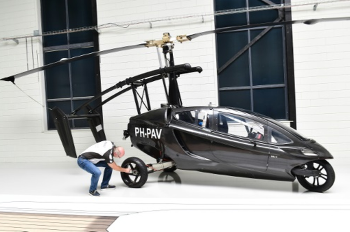 Prototipe mobil terbang buatan PAL-V, Belanda.