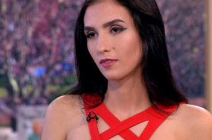 Wanita ini mendapat milyaran rupiah setelah menjual keperawanannya.