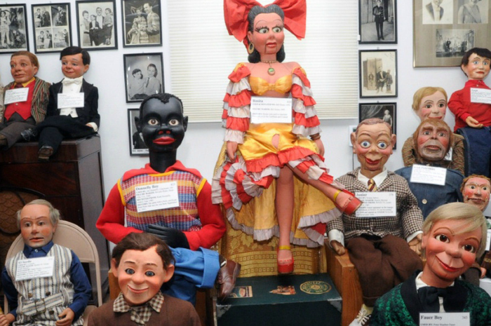 Saat ini, Vent Haven Museum memiliki koleksi 900 figur boneka dengan berbagai bentuk dan kostum.
