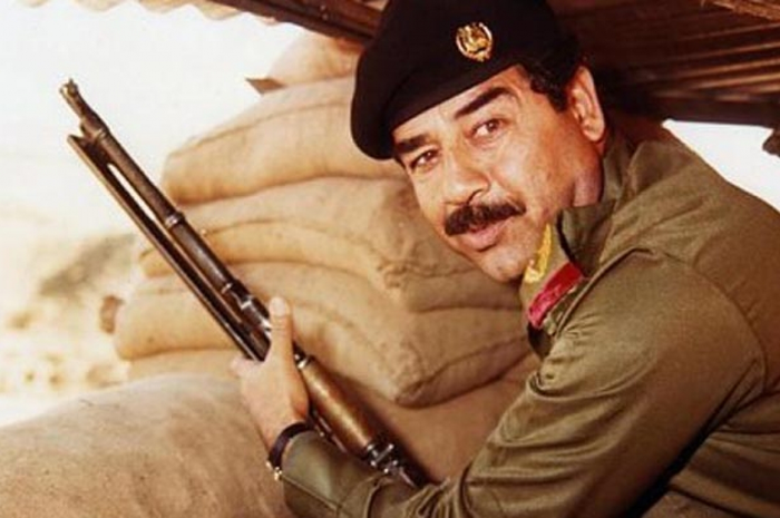 Saat diterbitkan pada tahun 2000, buku itu menjadi buku terlaris di Irak dengan penjualan mencapai jutaan eksemplar.